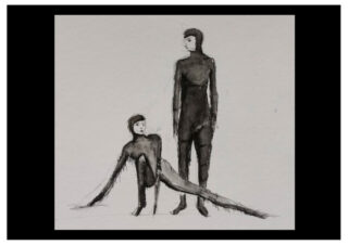 Zwei Figuren in dunklen Ganzkörperanzügen, eine stehend und die andere sitzend mit ausgestreckten Beinen, sind in Schwarzweiß auf einem schlichten Hintergrund gezeichnet.