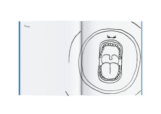 Eine einfache schwarze Strichzeichnung eines offenen Mundes mit Zähnen, Zunge und Zäpfchen auf einer leeren weißen Doppelseite; in der oberen linken Ecke erscheint das Wort „Zisch!“.