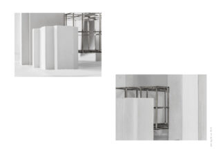 Zwei minimalistische Fotografien geometrischer Architekturmodelle mit weißen Blöcken und Metalldrahtgitterwürfeln auf weißem Hintergrund.