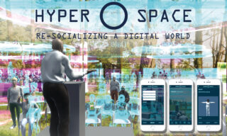 Virtuelle Konferenzszene mit digitalen Avataren, einem Sprecher an einem Podium und Bildschirmen mobiler Apps; auf dem Banner steht „Hyper Space: Resozialisierung einer digitalen Welt“.