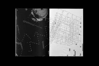 Offenes Buch mit abstrakter digitaler Kunst: Die linke Seite zeigt weiße Punktmuster auf schwarzem Hintergrund; die rechte Seite zeigt geometrische Drahtgitterformen und kleine Quadrate auf weißem Hintergrund.