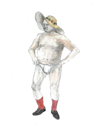 Eine Person mit einem großen Sonnenhut, roten Socken, schwarzen Schuhen und minimaler Unterwäsche steht mit den Händen in den Hüften vor einem weißen Hintergrund.