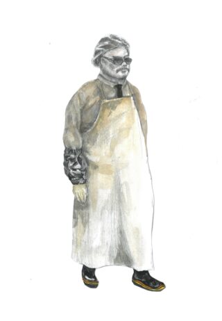 Abbildung einer Person mit Brille, langer Schutzschürze, dunklen Stiefeln und Schutzärmeln, die vor einem weißen Hintergrund steht.