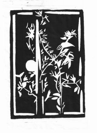 Schwarzweiß-Blockdruck einer Pflanze mit Blättern und Blüten, eingerahmt von rechteckigen Linien, mit einer kreisförmigen Form im Hintergrund, die an Sonne oder Mond erinnert.