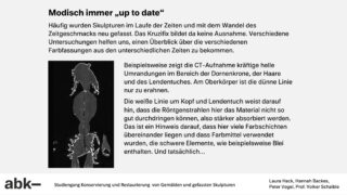 Eine deutsche Informationsgrafik erklärt, wie CT-Scans historische Farbschichten und Restaurierungen auf Skulpturen sichtbar machen, illustriert mit zwei gescannten Bildern einer Kruzifix-Skulptur.