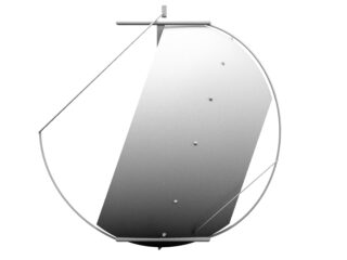 Eine abstrakte Skulptur in Graustufen mit einem großen, schrägen Oval, sich kreuzenden Stäben und kleinen sphärischen Knoten vor einem weißen Hintergrund.