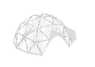 Eine geometrische Kuppelstruktur aus dreieckigen Netzpaneelen mit Stützstäben, dargestellt auf weißem Hintergrund.