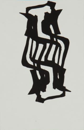 Abstrakte schwarze geometrische Formen und Linien bilden ein vertikales Muster auf einem schlichten weißen Hintergrund.