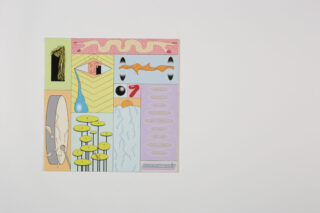 Ein farbenfrohes abstraktes Kunstwerk mit geometrischen Formen, Mustern, einer roten Zahl 7, gelben Kreisen und Text in pastellfarbenen Ovalen vor einem schlichten weißen Hintergrund.