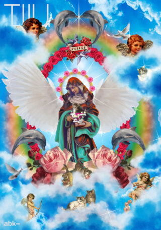 Eine digitale Collage einer geflügelten Madonna-Figur mit Rosen, Regenbögen, Delfinen, Engeln, Katzen, Wolken und dem Wort „FIGHTER“ über ihrem Kopf auf einem hellblauen Hintergrund.