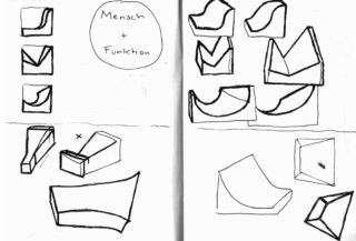 Handgezeichnete Skizzen abstrakter geometrischer Stuhldesigns auf Rasterpapier, mit der Aufschrift „Mensch + Funktion“ in einem Kreis oben links.