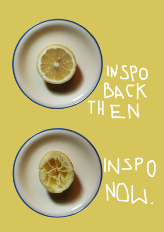 Zwei Teller auf gelbem Hintergrund: Der obere Teller enthält eine frische Zitronenhälfte mit der Aufschrift „INSPO DAMALS“, der untere Teller eine ausgepresste Zitronenhälfte mit der Aufschrift „INSPO JETZT“.