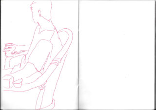 Eine einfache rote Strichzeichnung einer Person, die seitlich auf einem Stuhl sitzt und einen Gegenstand in einer Hand hält, auf einem offenen Skizzenbuch mit leerer rechter Seite.