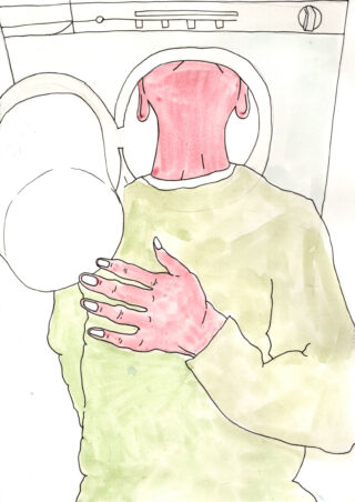 Eine Person mit einem rosafarbenen, gesichtslosen Kopf kommt aus der offenen Tür einer Waschmaschine und hat eine Hand auf der Brust.