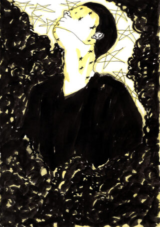 Eine Person in dunkler Kleidung blickt nach oben, umgeben von wirbelnden schwarzen Formen und gelben Sternumrissen auf Gesicht, Hals und Hintergrund.