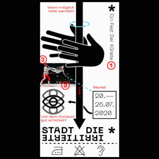 Schwarze Hand und Pfeil auf weißem Hintergrund, mit deutschem Text, Daten und kleinen Bildern, darunter eine Tänzerin und ein Augensymbol. Der Text lautet „STADT DIE IRRITIERTE“ und enthält Veranstaltungsinformationen.