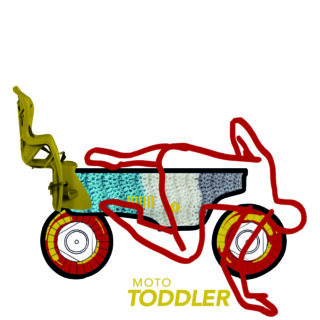Eine stilisierte Illustration eines Kinderfahrrads mit einem Autositz und der roten Umrisslinie einer Person, die über den Rahmen drapiert ist, mit der Aufschrift „MOTO TODDLER“.