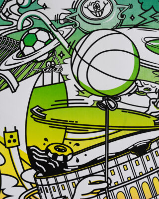 Illustrierte Szene mit einem Fußball, einem Basketball an einer Schnur, abstrakten Formen und einem Stadion mit grünen und gelben Akzenten.