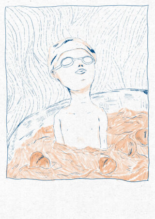 Eine Person mit kurzen Haaren und Schutzbrille sitzt in einer Wanne, die mit einer wirbelnden Flüssigkeit und einigen runden Gegenständen gefüllt ist.