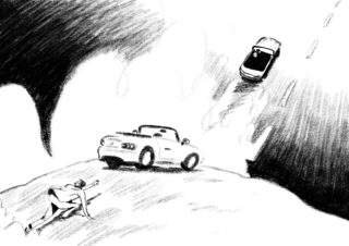 Eine Person am Boden greift nach einem davonrasenden weißen Cabrio, während auf einer entfernten Straße ein anderes Auto in die entgegengesetzte Richtung fährt.