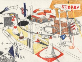 Abstrakte Zeichnung mit Verkehrskegeln, Verkehrsschildern, verstreuten Objekten, deutschem Text und Skizzenlinien in Rot-, Gelb-, Schwarz- und Grautönen.