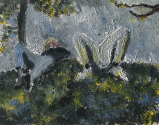 Zwei Figuren liegen mit nach oben gebeugten Beinen auf dem Rücken im Gras, umgeben von Bäumen und Laub, dargestellt in einem impressionistischen Malstil.