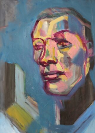 Abstraktes Gemälde des Gesichts einer Person im Profil mit kräftigen, eckigen Pinselstrichen in Rosa-, Gelb- und Blautönen vor blauem Hintergrund.