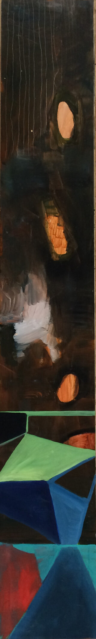 Abstraktes Gemälde mit drei orangefarbenen Formen auf dunklem Hintergrund, sich kreuzenden weißen Linien und geometrischen blauen und grünen Formen am unteren Rand.