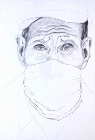 Eine Bleistiftskizze eines älteren Mannes, der eine Mütze und ein Tuch trägt, das Nase und Mund bedeckt, mit detaillierten Linien, die Gesichtsfalten und unvollendete Bereiche unter der Maske zeigen.