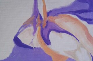 Abstraktes Gemälde mit fließenden Strichen in Lila, Orange und Beige auf weißem Hintergrund. Die Pinselstriche vermischen sich und überlappen sich, wodurch ein flüssiges, organisches Muster entsteht.