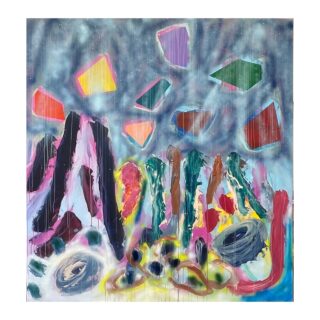 Abstraktes Gemälde mit farbenfrohen geometrischen Formen, die über lebendigen, unregelmäßigen Formen und Pinselstrichen vor blauem Hintergrund schweben. Farbtropfen sind im gesamten Kunstwerk sichtbar.