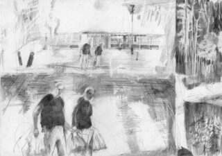 Bleistiftskizze von zwei Personen, die im Vordergrund Einkaufstüten tragen, im Hintergrund sind weitere Figuren und ein Gebäude zu sehen.