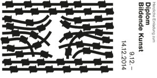 Einladung mit fettgedruckter schwarzer Stacheldrahtgrafik links und vertikalem deutschen Text rechts für eine Diplomveranstaltung im Fach Bildende Kunst vom 9. bis 14. Dezember 2014.