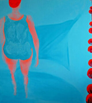 Eine Person in einem blauen Badeanzug steht mit dem Rücken zur Kamera. Hinter ihr erstreckt sich ein blaues Handtuch oder eine Flagge. Am rechten Rand befinden sich rote Kreise. Die Szene ist in den Farben Blau und Rot gehalten.