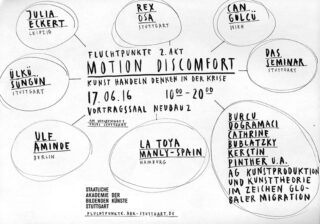 Handgeschriebenes Veranstaltungsplakat mit Namen der Redner und Details zur Kunstveranstaltung „Motion Discomfort“ am 17. Juni 2016 in der Staatlichen Akademie der Bildenden Künste Stuttgart.