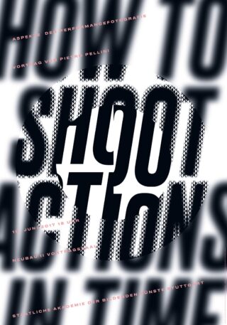 Poster mit fettem schwarzen Text „HOW TO SHOOT ACTIONS“, über dem sich ein kreisförmiges Muster befindet; deutsche Veranstaltungsdetails stehen in kleiner roter Schrift an den Rändern.