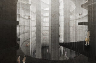 Ein großer, mehrstöckiger Betoninnenraum mit spiralförmigen Rampen, vertikalen Säulen, hängenden Schnüren und im gesamten Raum verstreuten menschlichen Figuren.