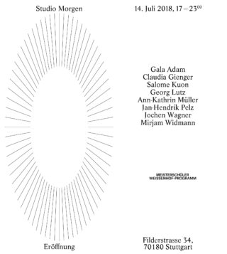 Veranstaltungsplakat zur Eröffnung des Studio Morgen am 14. Juli 2018 in Stuttgart mit einer Auflistung der teilnehmenden Künstler und Veranstaltungsdetails in schwarzer Schrift auf weißem Hintergrund mit einem zentralen ovalen Linienmuster.
