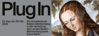 Werbebanner für die Kunstausstellung „Plug In“, Berlin, 23. September – 29. Oktober 2020, mit Textdetails und einem Teilbild eines klassischen Gemäldes eines Frauengesichts.