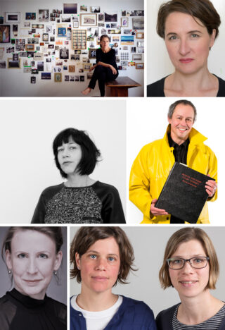 Eine Collage aus sechs Fotografien zeigt sieben Erwachsene, darunter Nahaufnahmen und Gruppenaufnahmen, wobei eine Person ein Buch hält und eine andere vor einer Fotowand sitzt.