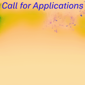 Der Text „Aufruf zur Bewerbung“ erscheint oben links auf einem abstrakten Hintergrund mit gelbem und orangefarbenem Farbverlauf und violetten Farbspritzern.