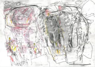 Abstrakte Strichzeichnung mit verwischtem Graphit und roten und gelben Akzenten, die geschichtete Formen und suggestive Gestalten auf einem strukturierten weißen Hintergrund darstellt.