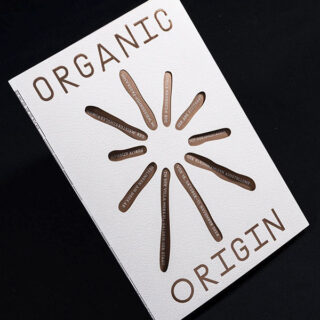 Ein weißes Büchlein mit dem Titel 