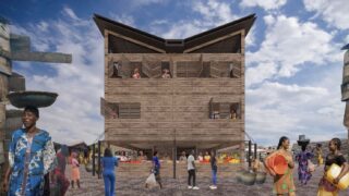 Ein zweistöckiges Marktgebäude aus Holz mit offenen Fensterläden ist von Menschen umgeben, die unter einem teilweise bewölkten Himmel einkaufen, Waren tragen und ihren täglichen Aktivitäten nachgehen.