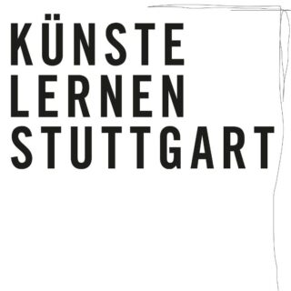 In großem schwarzen Text auf weißem Grund steht „KÜNSTE LERNEN STUTTGART“ mit dünnen schwarzen Linien am oberen rechten Rand.