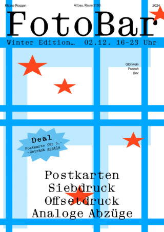 Flyer zur Veranstaltung „FotoBar Winter Edition“, Werbepostkarten, Siebdruck, Offsetdruck und Analogdruck, mit Veranstaltungsdetails und Stargrafik auf blauem Rasterhintergrund.