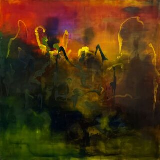 Abstraktes Gemälde mit einer Mischung aus dunkelgrünen, gelben, orangefarbenen und roten Farbtönen, mit schattenhaften, undeutlichen Formen und Tropfen, die Silhouetten oder Figuren suggerieren.