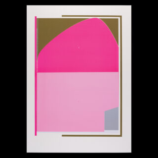 Abstraktes geometrisches Kunstwerk mit rosa, goldenen und grauen Formen mit scharfen Linien und geschwungenen Kanten auf weißem Hintergrund.