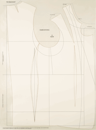 Ein Schnittmusterentwurf mit den Texten „WORKSHOP“ und „EMBODYING A NEW“ mit umrissenen Kleidungsstückteilen auf einem schlichten Hintergrund.