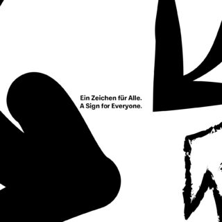 Große schwarze abstrakte Formen auf weißem Hintergrund mit dem Text 